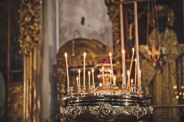 Kerzen in der Kirche in der Stadt Arzamas 2322. — Stockfoto