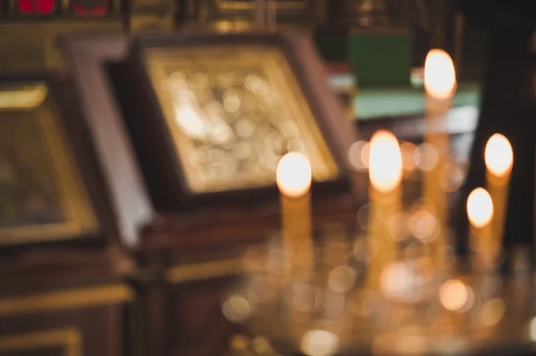 Bougies dans l'église de la ville d'Arzamas 2325 . — Photo