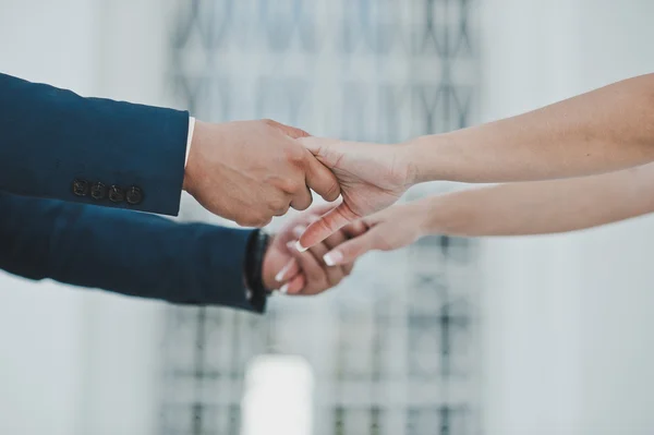 Handshake of the woman and man 2365. — Stock Photo, Image