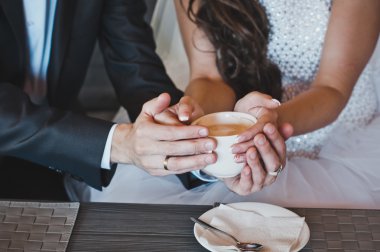 Sıcak kahve elinde 2409.