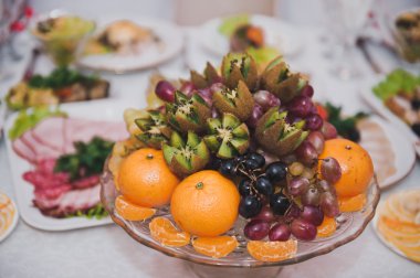 Meyve bir vazoda 2440.