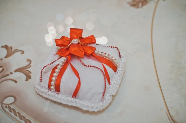 Almohada para anillos de boda 2479 . — Foto de Stock