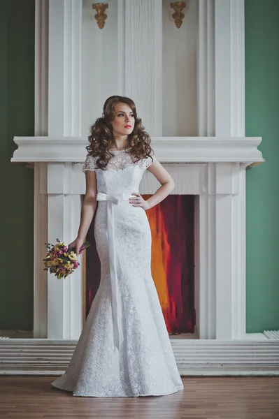 Retrato da menina em um vestido de noiva 2640 . — Fotografia de Stock