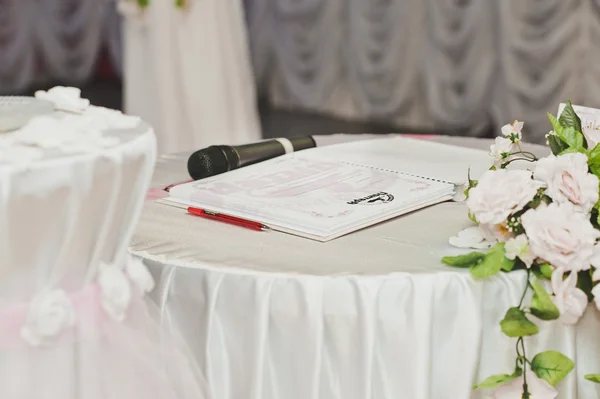 Table pour cérémonie de mariage 2799 . — Photo