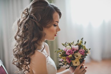 Portre yakın bir yukarı çiçek 2674 bir grup ile kızın.