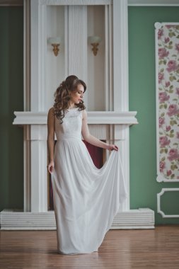 Son derece 2687 kıza portresi.