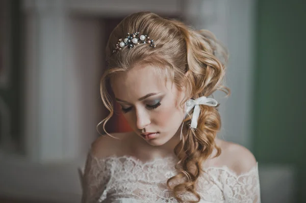 The girl in a thoughtful pose before wedding 2731. — Stock Photo, Image