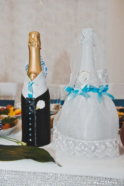 Botellas en trajes 2919 . — Foto de Stock