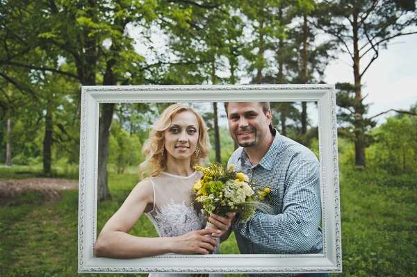 Pareja de hombres jóvenes en un marco blanco. 3265 —  Fotos de Stock