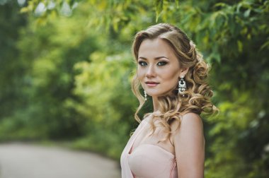 Profesyonel saç 3372'yi soyunma.