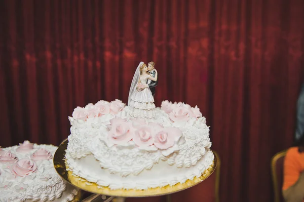 The wedding cake of three parts 3536.