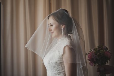 Kız pencereden 3873 peçe standları.