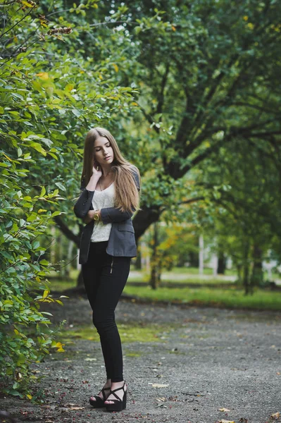 The girl in pensive anticipation 3703. — Stock Photo, Image