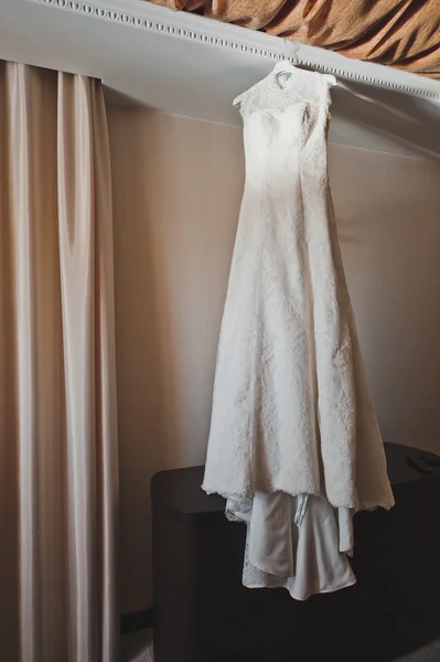 Wedding dress on a hanger 3830. — Stock Photo, Image