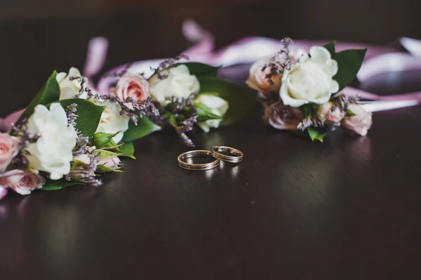 As decorações nas mãos de flores 3838 . — Fotografia de Stock