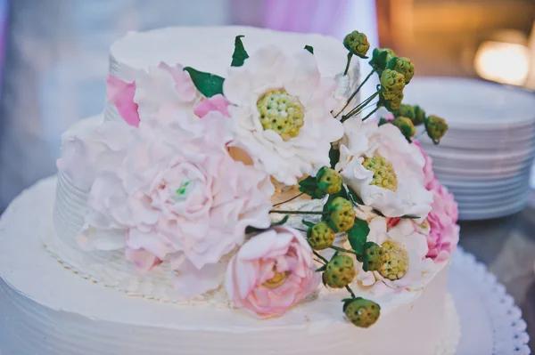 Çiçekler 4083 şeklinde pasta Dekorasyonu. — Stok fotoğraf