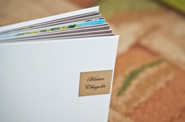 Sert kapak 4295 kitaptır.