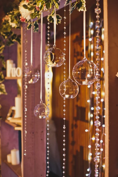 Decoraties in de vorm van een glazen kom met kaarsen 4207. — Stockfoto