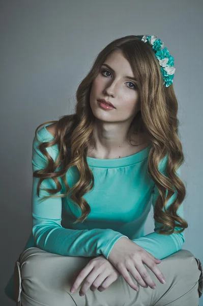 Retrato de uma menina em um vestido bonito 4451 . — Fotografia de Stock