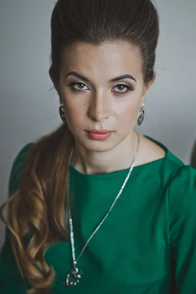 Grande retrato de menina bonita com maquiagem e penteado 4881 . — Fotografia de Stock