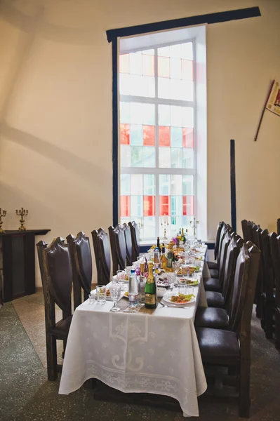 Mesa de vacaciones con comida y decoraciones 5029 . —  Fotos de Stock