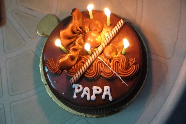 Gâteau Anniversaire Pour Papa Écrit Joyeux Anniversaire Papa Sur Table — Photo