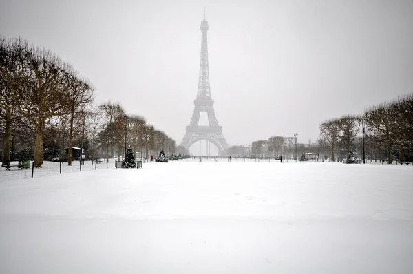 De fortes chutes de neige à Paris — Photo