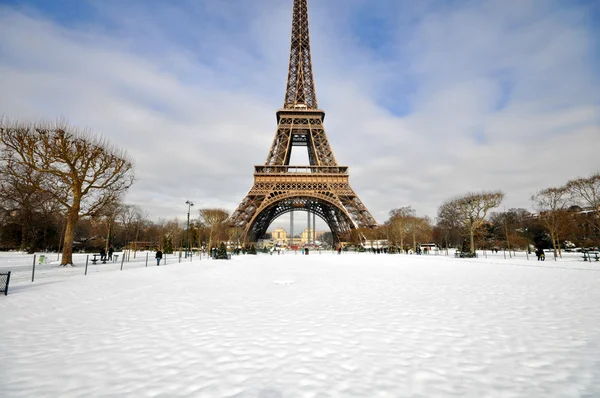 Heavy snowfall in Paris — Stock Photo, Image