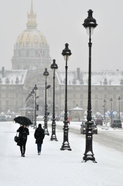 kar fırtınası Paris