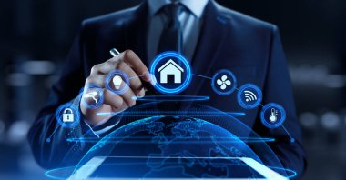 Sanal ekranda akıllı ev IOT daire denetim uygulaması.