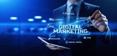 Dijital pazarlama. Çevrimiçi reklamcılık. SEO, SMM. İş dünyası internet teknolojisi kavramı.