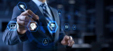 Çevrimiçi eğitim interneti dijital arayüzde e-öğrenme kavramı