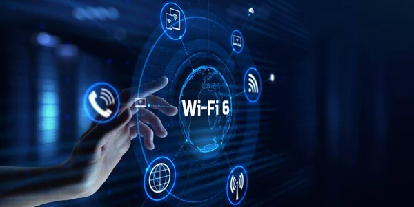 Wifi 6 Concepto de tecnología de red de conexión inalámbrica a Internet. Pulsando el botón en la pantalla virtual —  Fotos de Stock