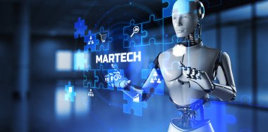 Martech Dijital pazarlama otomasyon teknolojisi konsepti. Ekran 3 boyutlu görüntülemedeki robot düğmesine bas