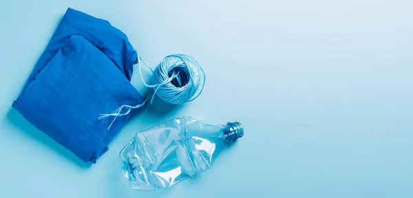 Polyester fiber sentetik kumaşlar çevre dostu tekstil geri dönüşümlü plastik şişeler. Kullanılan şişeleri yeniden kullan