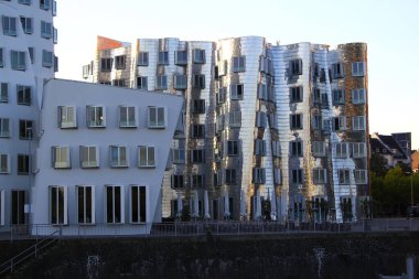 Düsseldorf 'taki Medya Limanı' ndaki ünlü binalar 