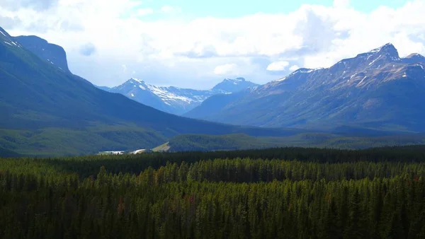 Ευρεία Και Ανοιχτή Κοιλάδα Στα Βραχώδη Όρη Του Καναδά Banff — Φωτογραφία Αρχείου