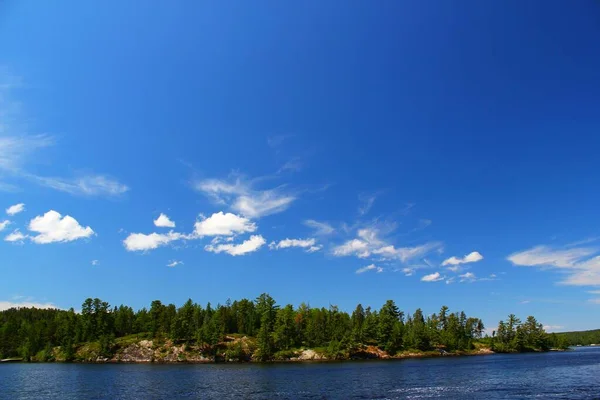 Paysage Tranquille Bord Lac Paysage Typiquement Canadien Beau Lac Ciel — Photo