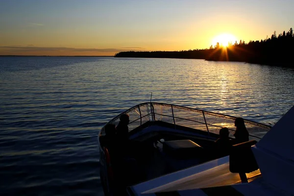 Tekne Gezisi Tatil Turu Güzel Gün Batımı Clear Lake Manitoba — Stok fotoğraf