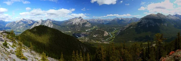 Wonderful Panoramic View Bow Valley Banff Town Surrounded Canadian Rocky — Stock Photo, Image