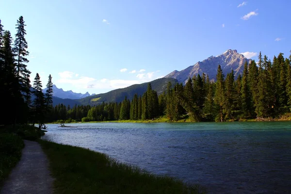 Belo Rio Arco Parque Nacional Banff Alberta Canadá Conceito Viagem — Fotografia de Stock