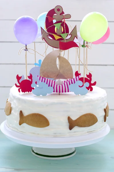 mutlu doğum günü pastası ile deniz dekorasyon