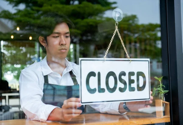Barista Coffee Maker Man Hold Banner Closed Symbol Service Customer — Stock Photo, Image
