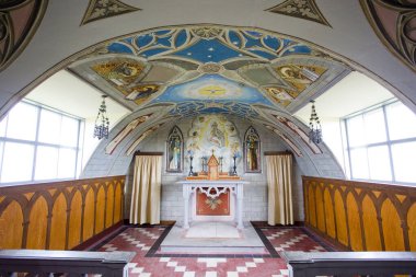 İtalyan Şapeli. İkinci Dünya Savaşı sırasında İtalyan mahkumlar tarafından inşa edilmiş..