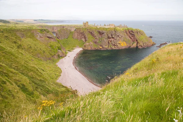 Κάστρο Dunnottar Ένα Ερειπωμένο Μεσαιωνικό Φρούριο Που Βρίσκεται Ένα Βραχώδες — Φωτογραφία Αρχείου