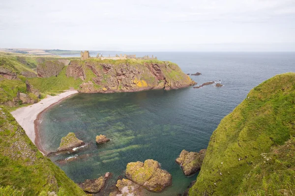 Dunnottarský Hrad Zbořená Středověká Pevnost Skalnatém Výběžku Severovýchodním Pobřeží Skotska — Stock fotografie