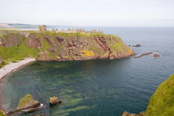 Dunnottarský Hrad Zbořená Středověká Pevnost Skalnatém Výběžku Severovýchodním Pobřeží Skotska — Stock fotografie