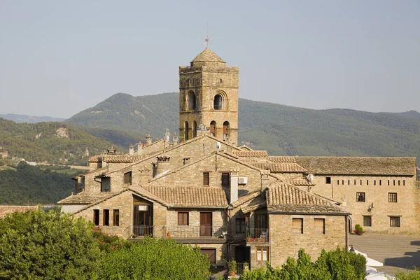 Vista Ainsa Una Hermosa Ciudad Situada Las Montañas Los Pirineos — Foto de Stock