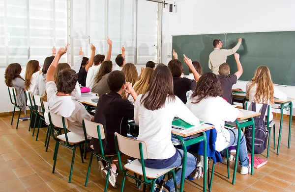 Profesor y estudiantes —  Fotos de Stock