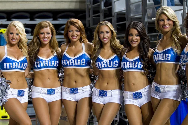 Basketbol ponpon kızlar